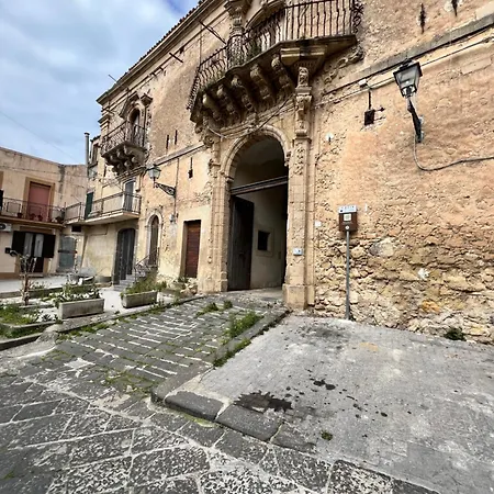 Lighthouse * Licodia Eubea